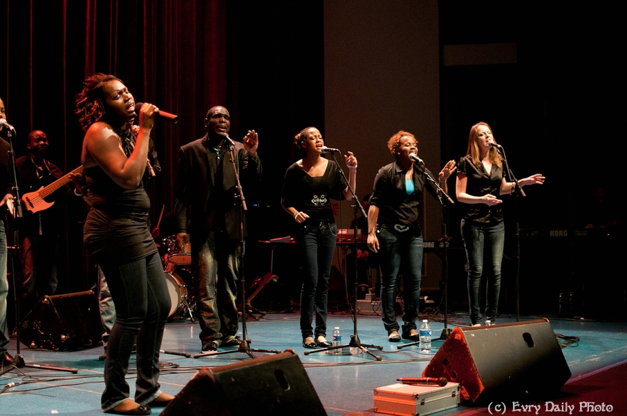 Evry Daily Photo - Telethon Evry 2010 - Concert Evry University Gospel - large - 5244015688.jpg
